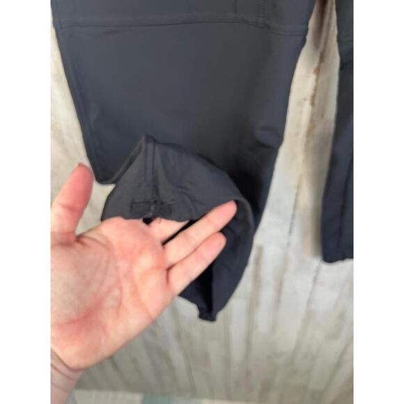 Zella Black Getaway Drawstring Cargo Pockets Button Closure Crop Pants Size L - Picture 6 of 12